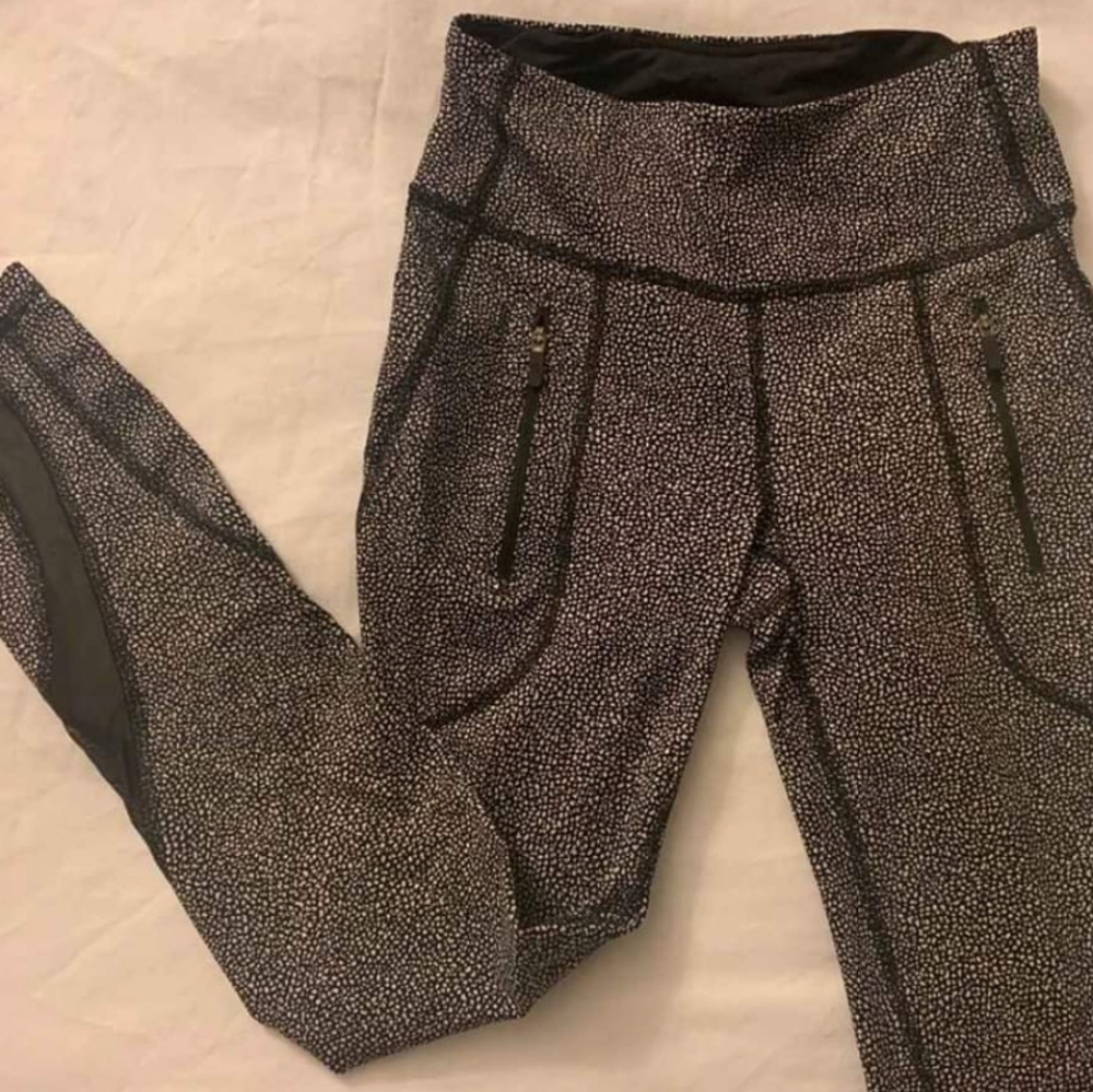 Lululemon leggings!
